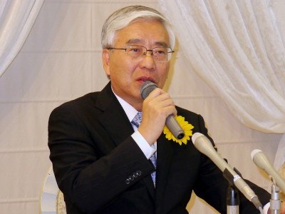 県政刷新に向けて奮闘する決意を語る田中重博候補=6月21日、水戸市