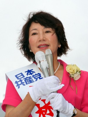 水戸市内で第一声を上げる小林きょう子候補=7月4日