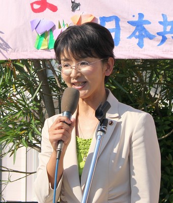 「なんとしても県議会に」と必勝を訴える江尻かな県議予定候補=6月1日、水戸市