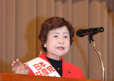 決意を述べる大内くみ子県議=11月22日