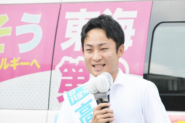 聴衆に訴える高橋候補