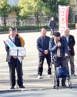 稲葉候補の応援に駆けつけ、マイクを握る二見氏