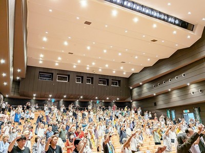 集会後に「東海第2原発は廃炉にしよう」などとコールする会場参加者